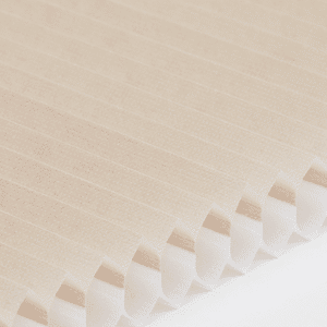 0-2909 Lys beige. Lysindfald: 37%. Hvid bagside